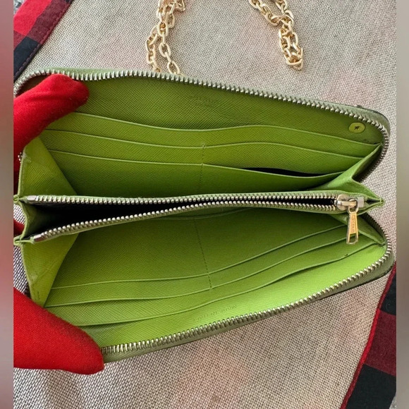 - Prada
Diagramme zippy long wallet - Picture 8 of 15